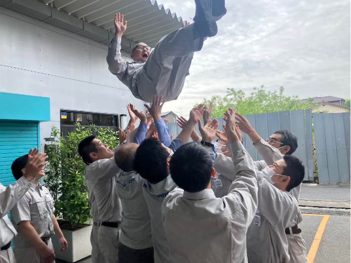 お誕生日の胴上げ